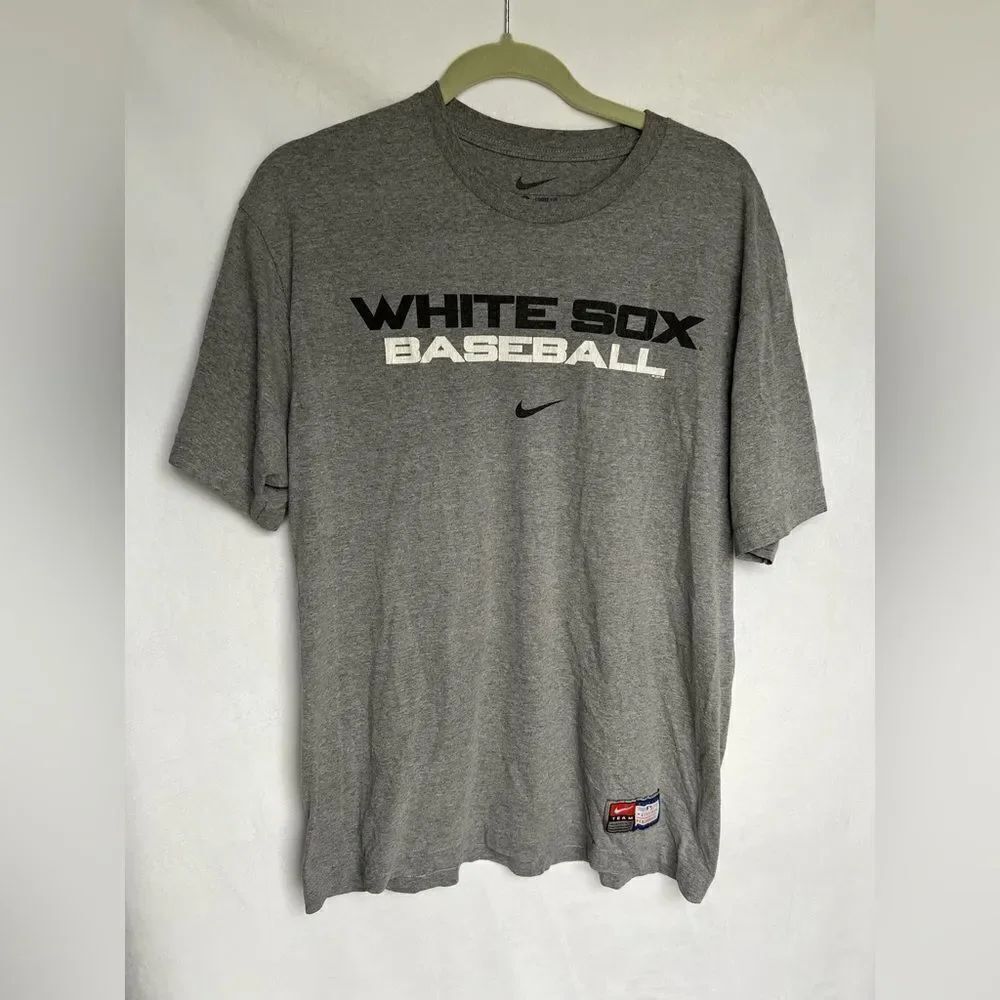 Nike White Socks baseball Tshirt genuine merchandise size Large Gray